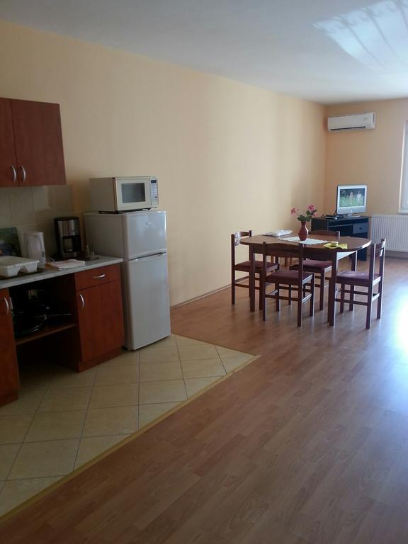 Kotany Apartman Harkány Værelse billede